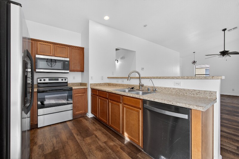 Building Photo - 2130 Sabino Ln