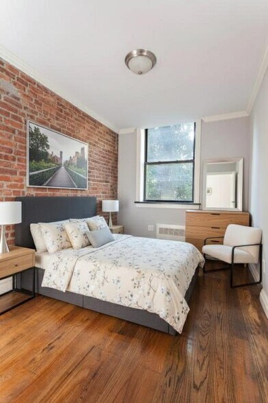 Building Photo - 234 E 14th St