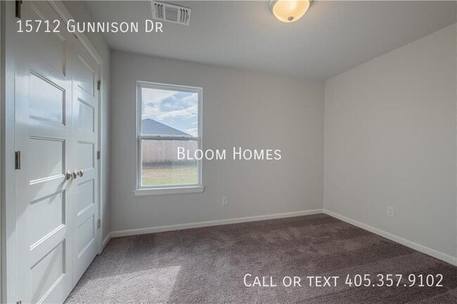 Building Photo - 15712 Gunnison Dr