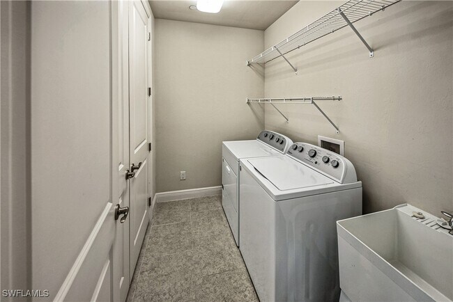 Building Photo - 8886 St Lucia Dr