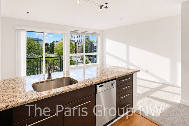 Building Photo - 1 MO FREE - Fab CapHill Condo * Ideal Location! Tons of Amenities! Fresh Paint & New Flooring! Ne...