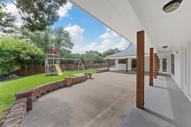 Building Photo - 10014 Burgundy Ln