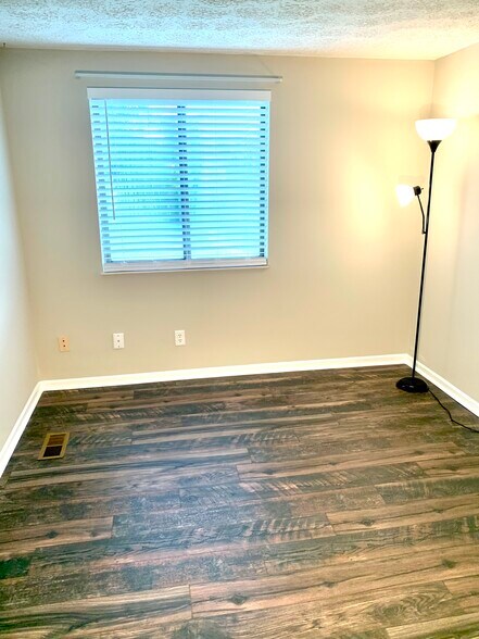 Bedroom 3 - 1891 Fernwood Pl