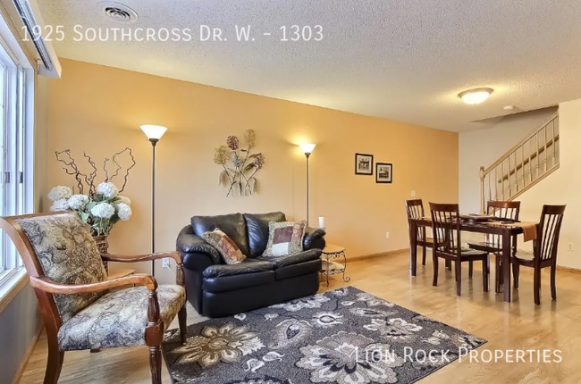 Building Photo - 1925 Southcross Dr W
