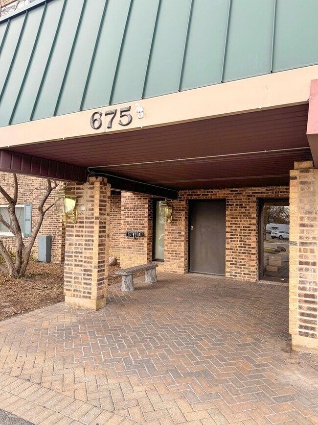 Building Photo - 675 Grove Terrace