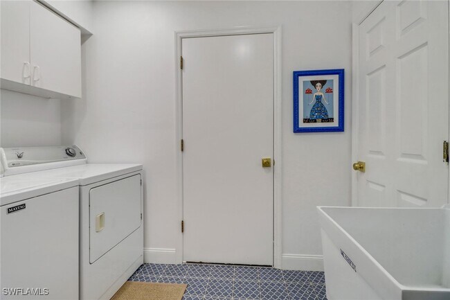 Building Photo - 7500 San Miguel Way