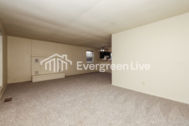 Building Photo - 8811 Foxgate Ct