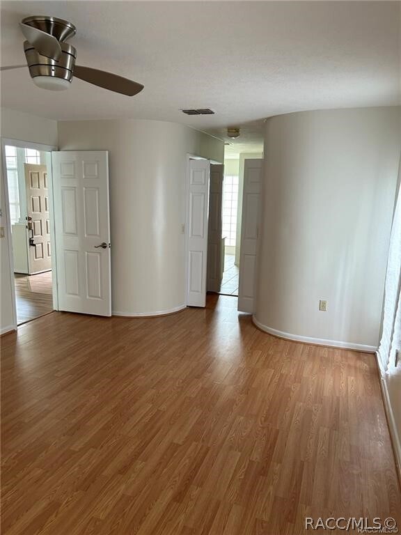 Building Photo - 2620 E Newhaven St