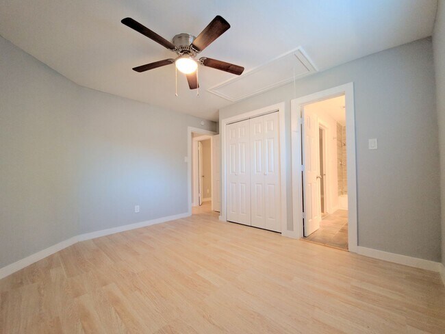 Building Photo - 15215 Peachmeadow Ln