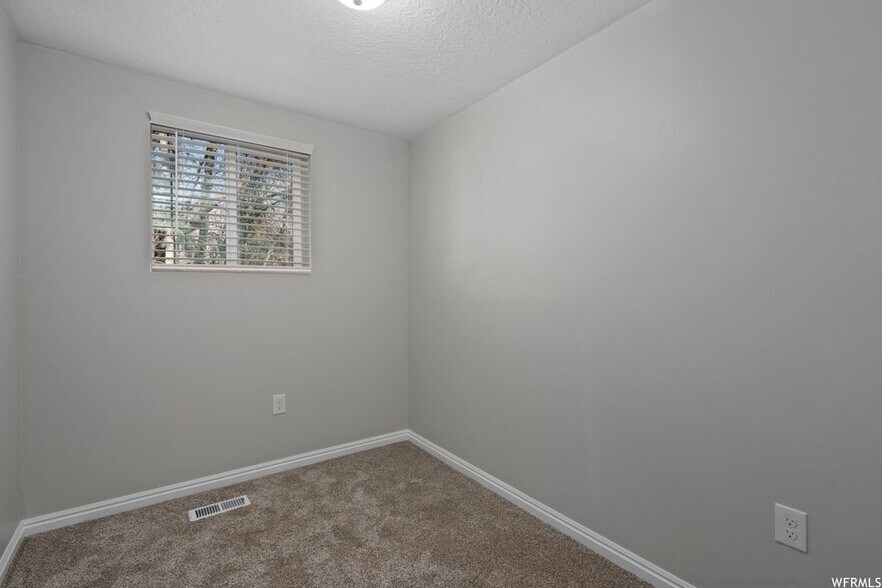 Building Photo - 115 S 200 E