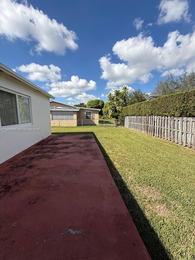 Building Photo - 9501 SW 62nd St