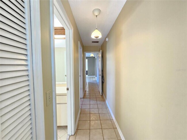 Building Photo - 2088 S Parkton Dr