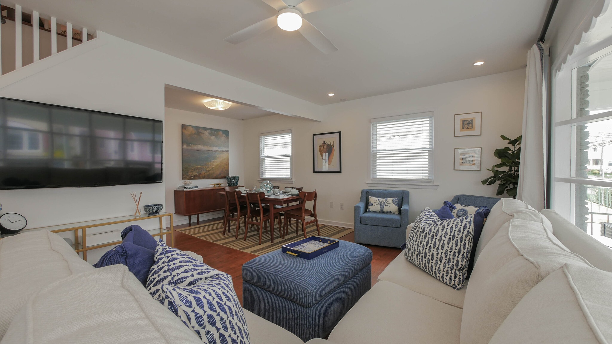 Building Photo - 12 N Delavan Ave