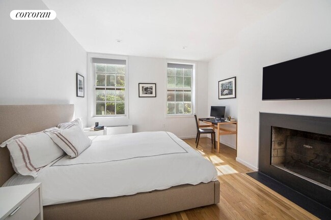 Building Photo - 77 Horatio St