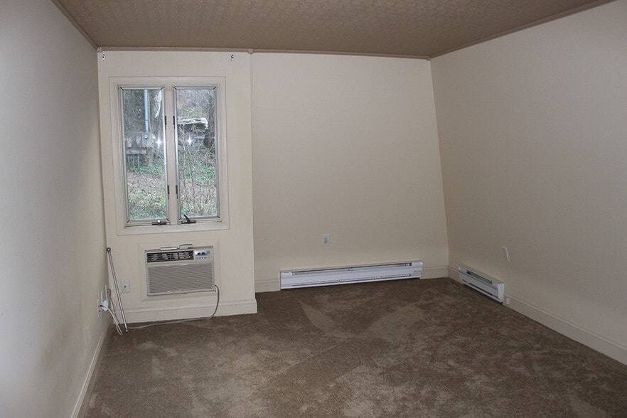 Building Photo - 26 Hollis Ln