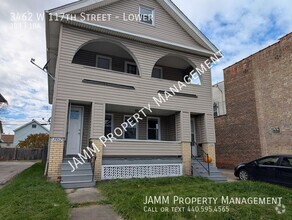 Building Photo - 2-Bedroom Duplex apartment in Cleveland!!