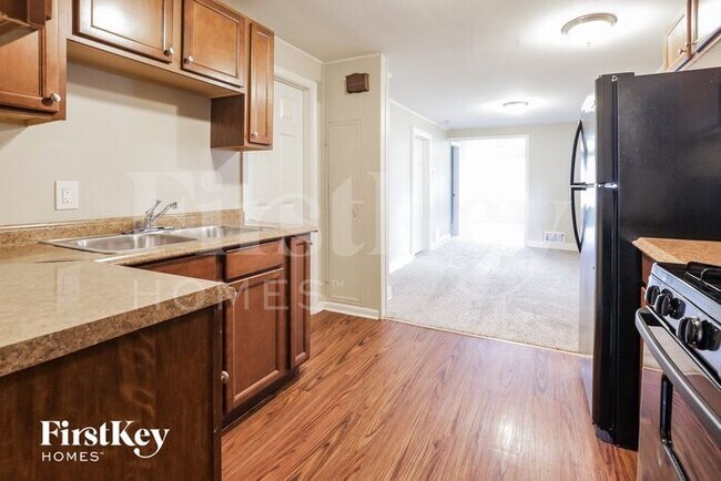 Building Photo - 1146 McMillen Ave