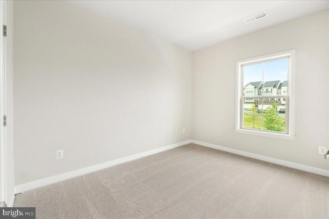 Building Photo - 10132 Lake Linganore Blvd