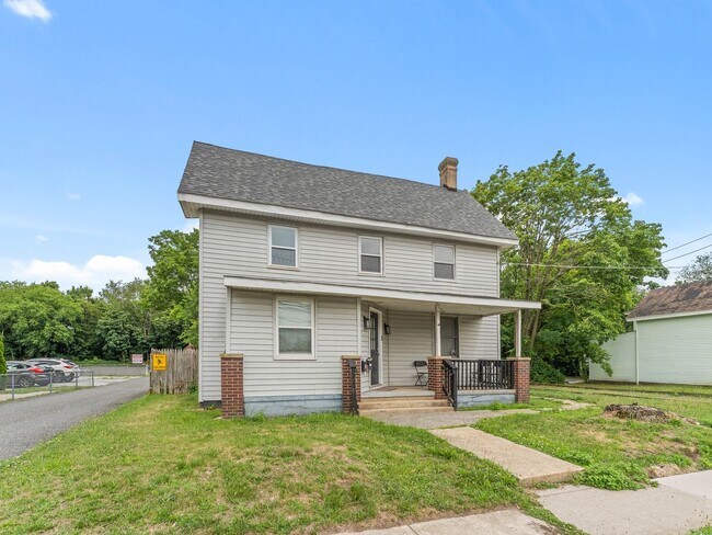 Building Photo - 120 S Main St