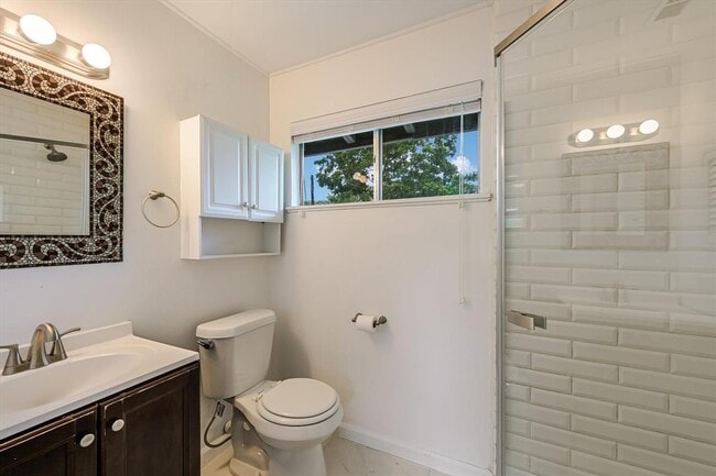 Building Photo - 4904 Creekline Dr