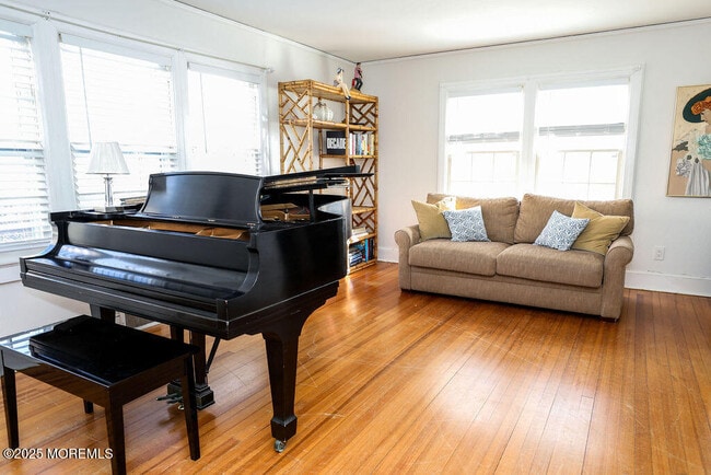 Building Photo - 17 Beach Rd