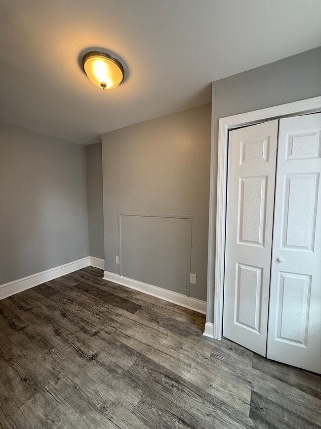 Building Photo - 103 Taylor St