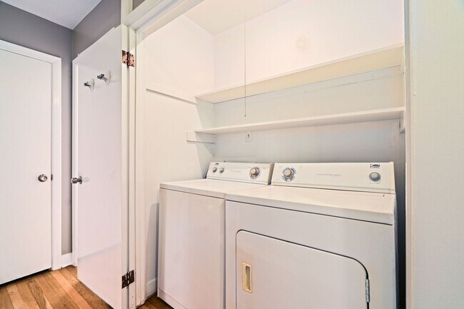 Building Photo - Peaceful Living in West Ashley!