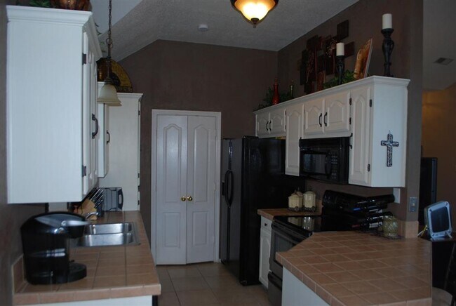 Building Photo - VIEW NOW/COMING SOON - Charming 3 Bed Home in NRH | Open Kitchen + Spacious Backyard