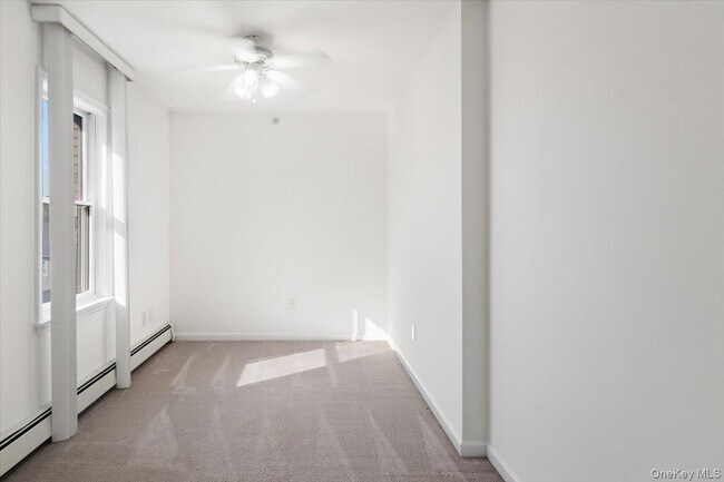 Building Photo - 27 Woodside Ave