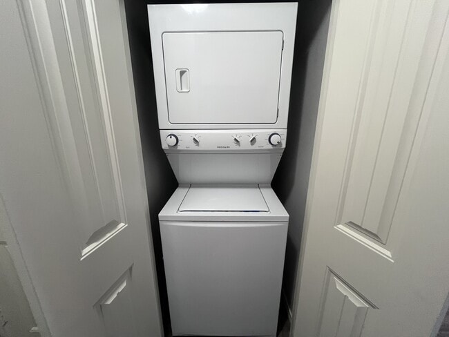 Building Photo - 3422 Itasca St