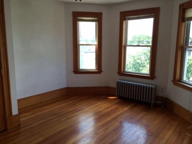 Building Photo - 47 Litchfield St
