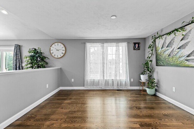 Building Photo - 21 Pasture Brook Rd