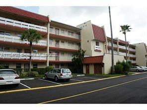Primary Photo - 1025 Country Club Dr