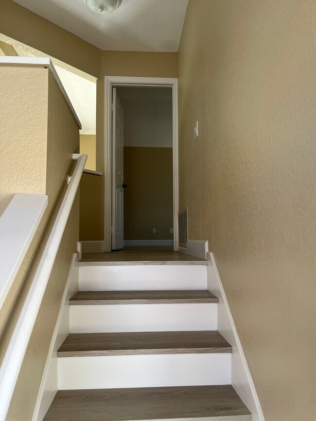 Building Photo - Rancho Del Oro Single Family Home