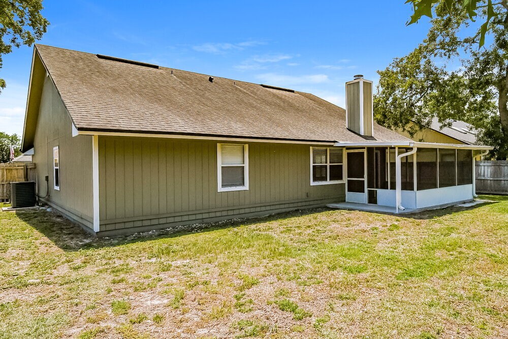 Building Photo - 8647 Charlesgate Cir N