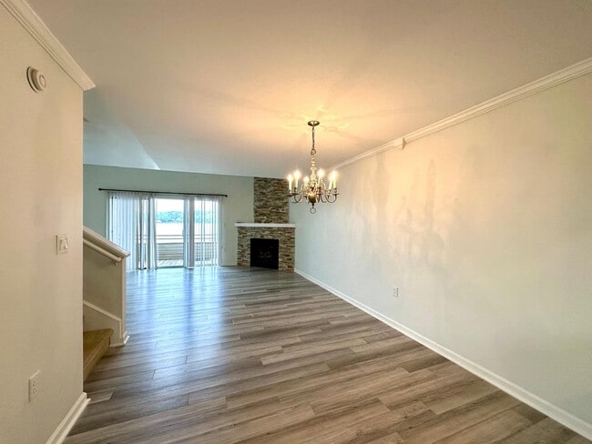 Building Photo - 14051 Queens Harbor Rd