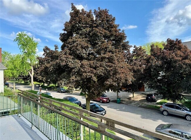 Building Photo - 602 Bird Ave