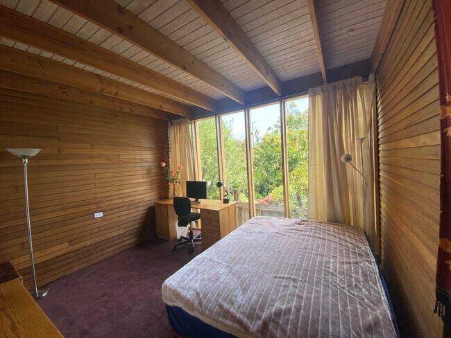 Building Photo - 869 Ocean Ave