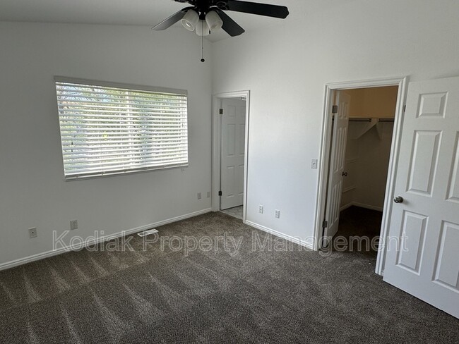 Building Photo - 1668 W Rockbridge Dr