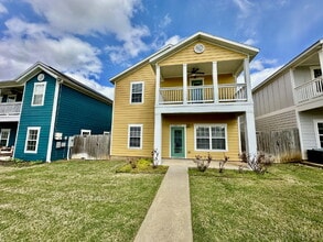 Building Photo - 3913 SW Peachwood Dr