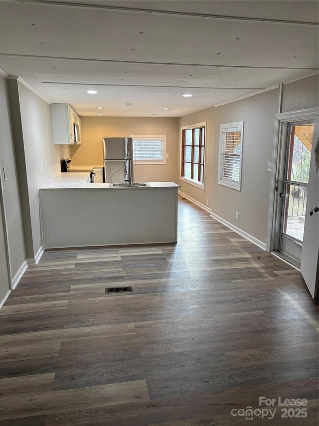 Building Photo - 242 John C Rd