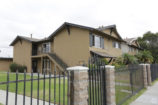 Building Photo - 8611-8621 Cerritos Ave