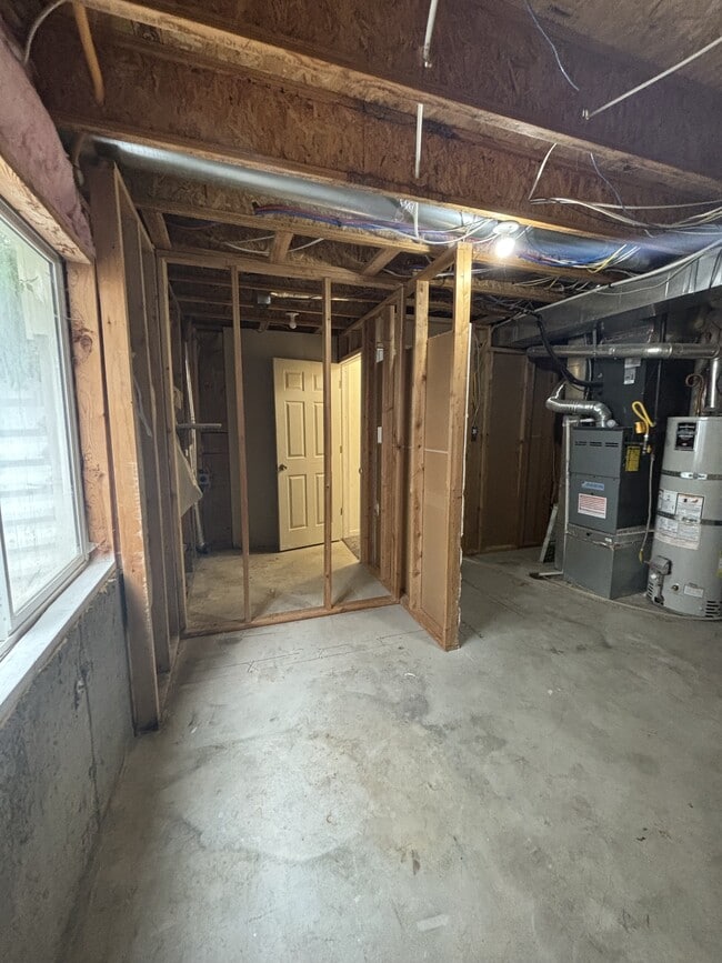 Building Photo - 3979 Dodge St