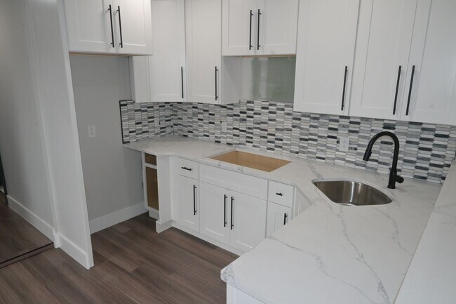 Building Photo - 3564 Ruth St