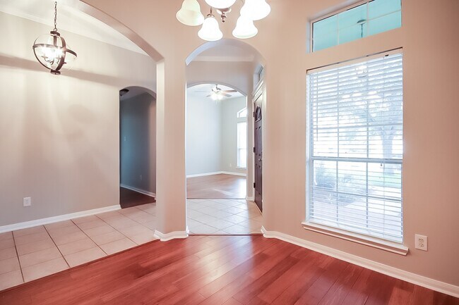 Building Photo - 1118 Chase Park Dr