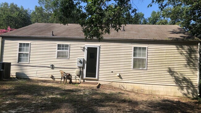 Building Photo - 9237 Lost Forest Dr
