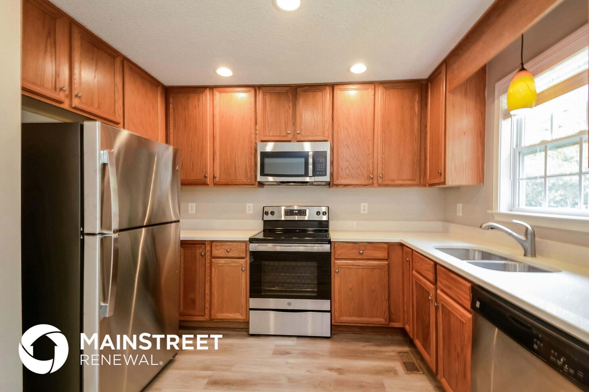 Building Photo - 304 Kingsbrook Cir