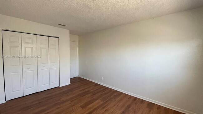 Building Photo - 918 SW 74th Ave