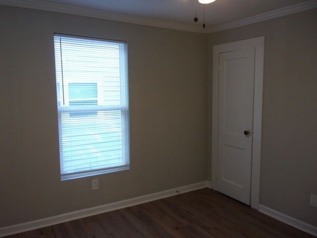 Building Photo - Completely Remodeled 2 Bedroom 1 Bath Home
