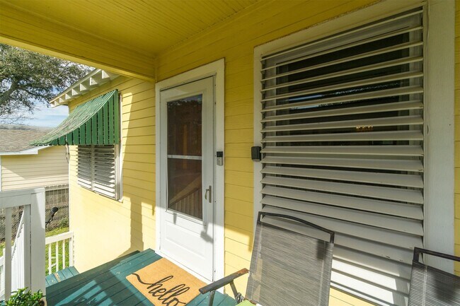 Building Photo - 3602 Ave Q 1/2